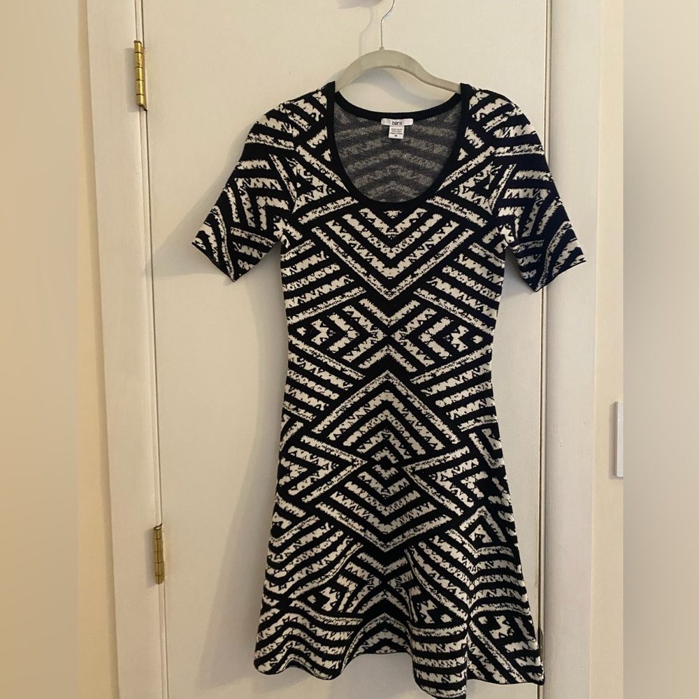 BAR III: Black and White Fit and Flare V-Neck Dress